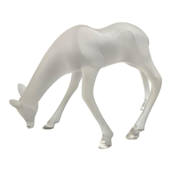 Winter wonderland frosted heavy plastic Deer, Holidays, Christmas decor - Picture 3 of 11